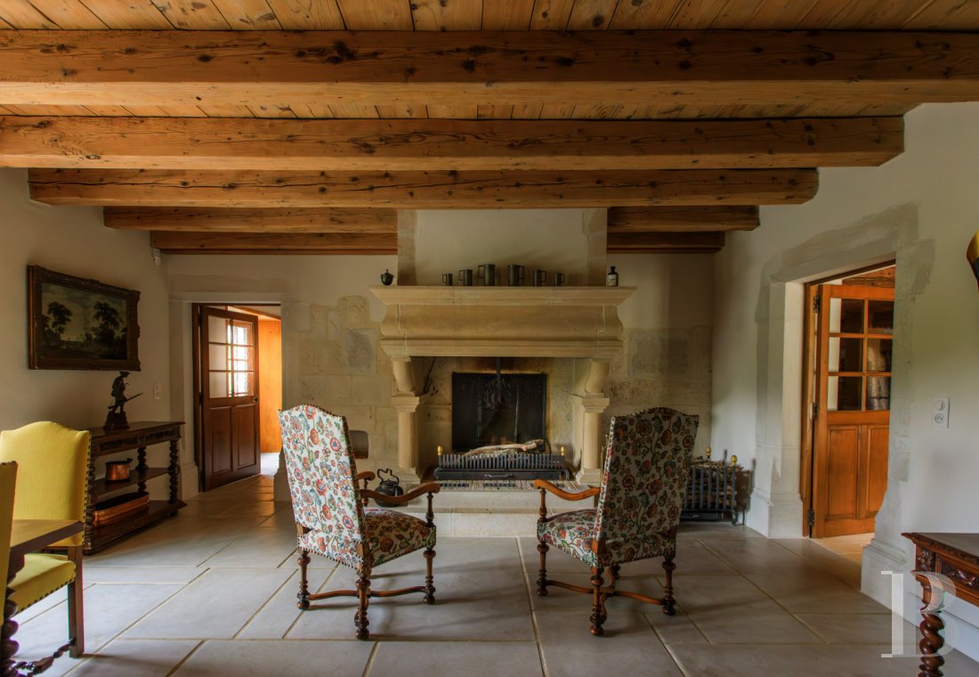 A former livestock farm which has been transformed into a vast, comfortable home near to Nantua in the Haut-Bugey region - photo  n°9